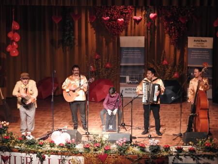 12. tradicionalni glasbeno-humoristični Valentinov koncert 95